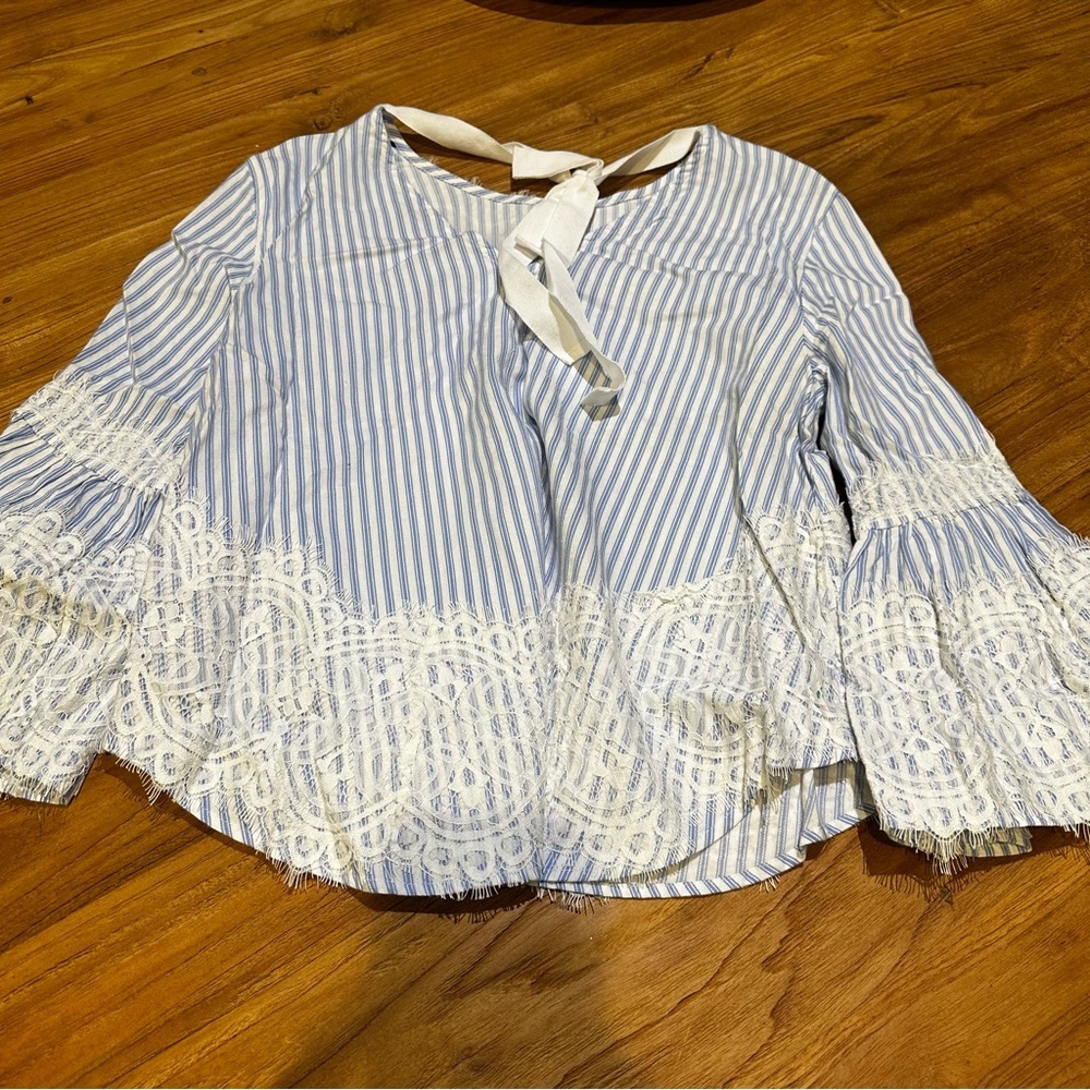 Zara Women’s Blue Striped White Lace Bell Sleeve Tie Back Blouse‎ Cropped Frilly - Picture 12 of 12